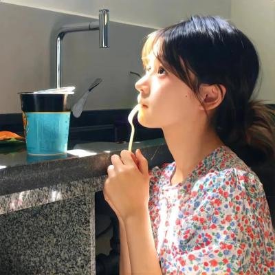 怪兽与女孩